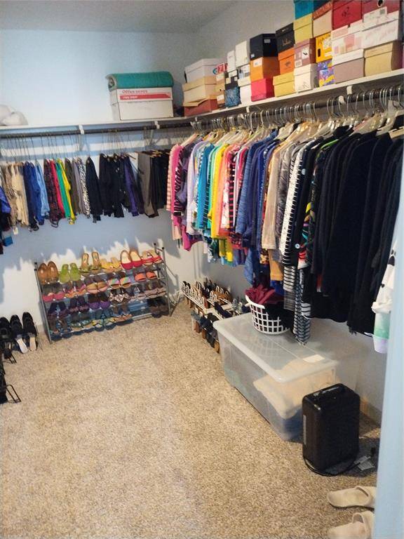 Wow extra large closet. Just one side.