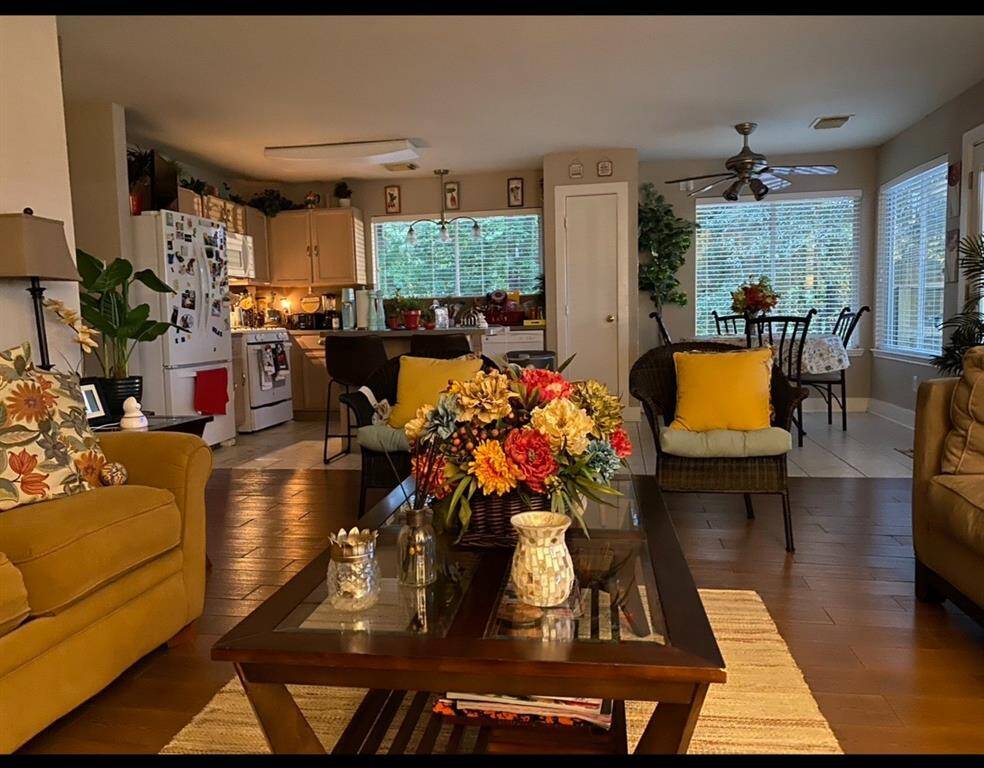 Photo taken while tenant occupied