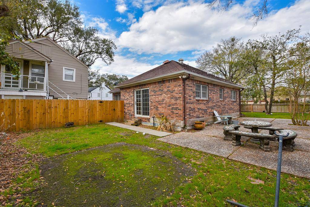 Huge fenced backyard!