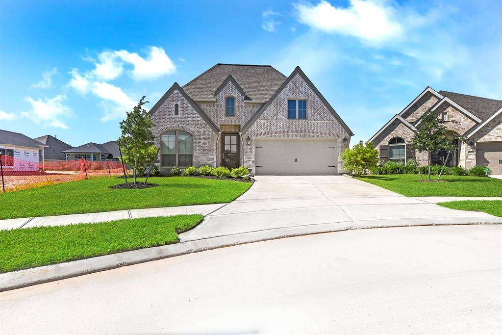 This home features all-brick construction on all four sides, ensuring durability and timeless curb appeal. Still under the builder’s warranty, it’s in like-new condition and ready for immediate move-in. Located in a prime spot within the neighborhood, this home combines quality craftsmanship with a great location, offering both convenience and community appeal. Don't miss out on this exceptional opportunity!