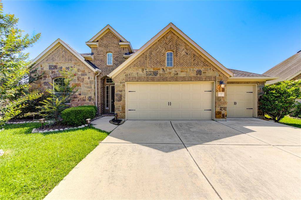 Welcome Home to this charming one-story residence in the heart of GRAND MISSION!! The private driveway, attached 3 CAR GARAGE, and manicure landscaping create inviting curb appeal!!