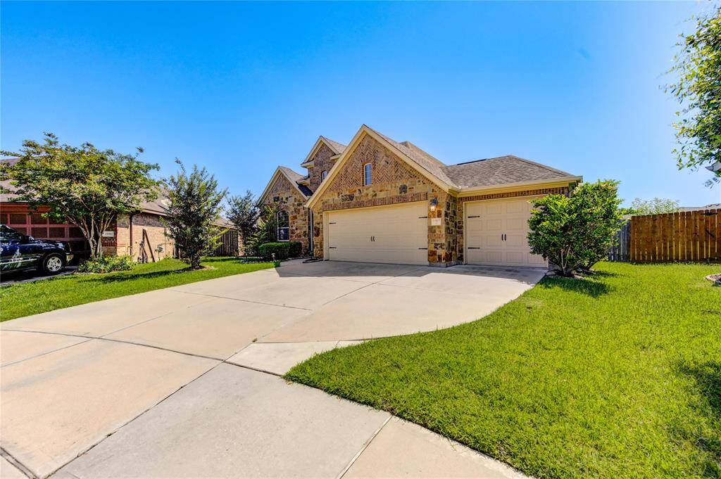 This charming one-story home is perfectly situated on a quite cul-de-sac, offering added privacy and minimal traffic.