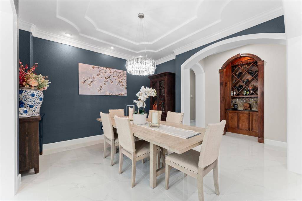 With easy access to the wine storage, great for entertaining guests.