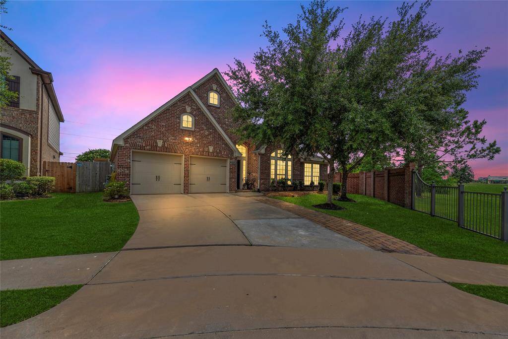 Welcome to 20123 Everhart Springs. This updated single story home features an incredible backyard oasis with a pool, outdoor kitchen and more. Inside you will find updated bathrooms, kitchen, flooring fixtures etc.