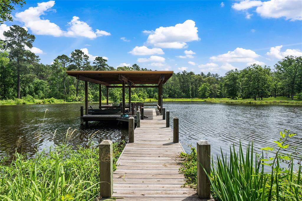 Welcome to paradise! Bring your boat! Bring your fishing gear! Bring your cooler!~ You will not want to leave!
