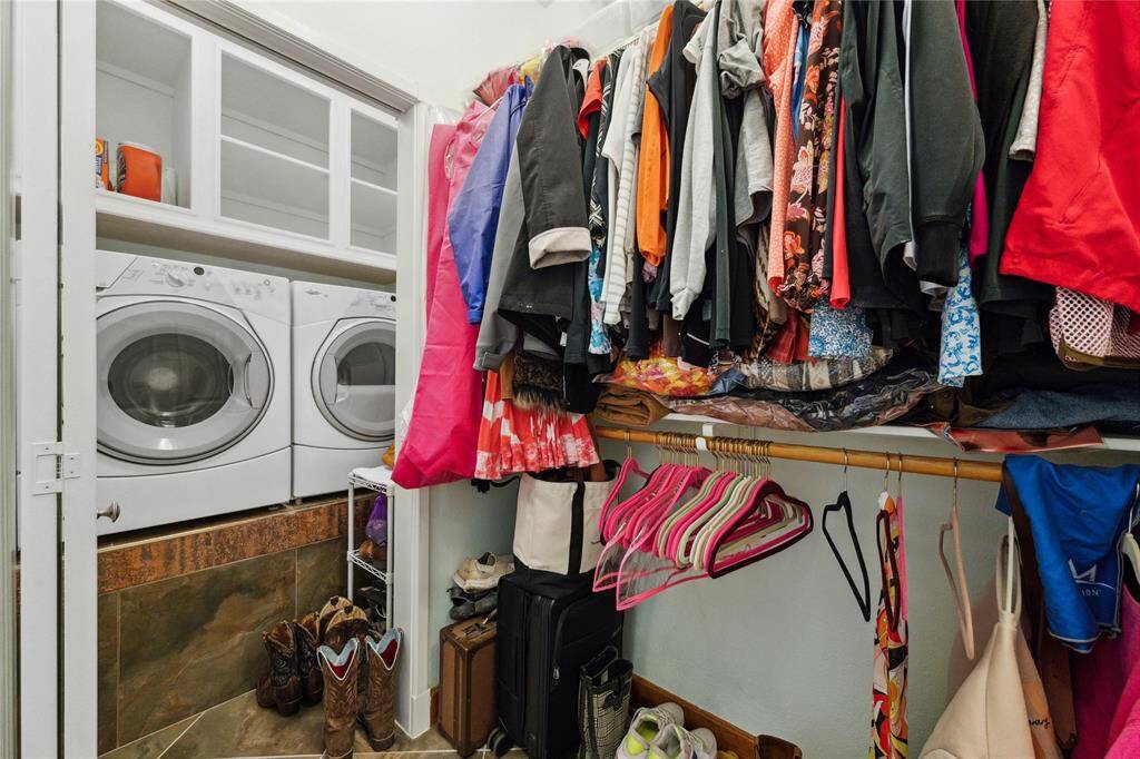 Owner's walk in closet PLUS utility room. How convenient is that!