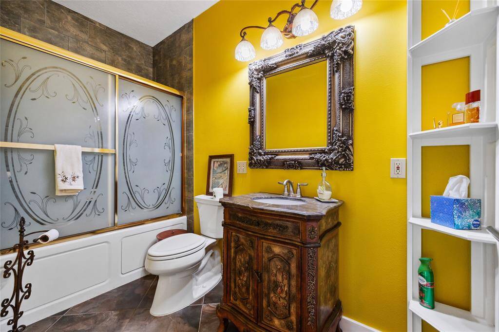 Second full bath opposite side of home near BR #2