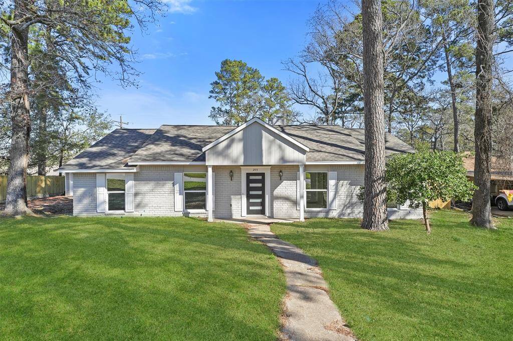 Welcome Home! Beautiful home with a detached garage