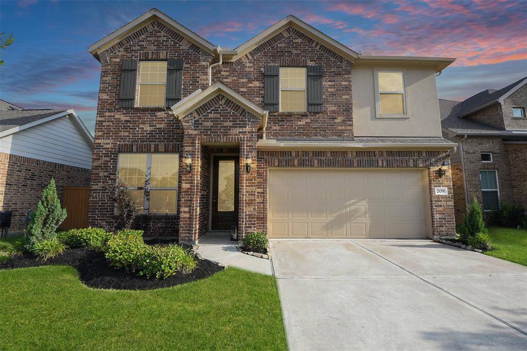 WELCOME HOME!! GORGEOUS HOME ON A CUL-DE-SAC STREET