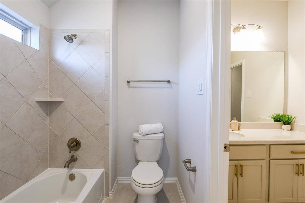 3RD BATHROOM