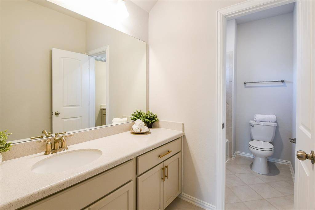 4TH BATHROOM