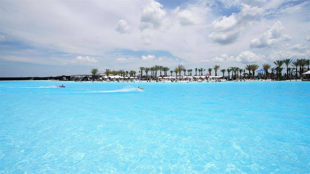 RESORT-STYLE AMENITIES OF SUNTERRA