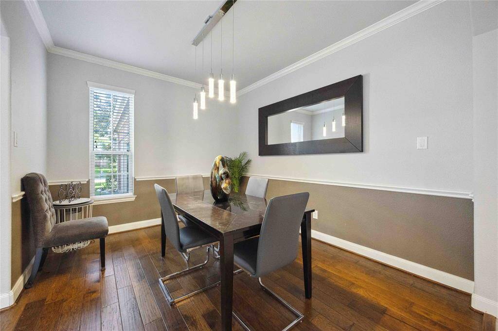 Formal Dining