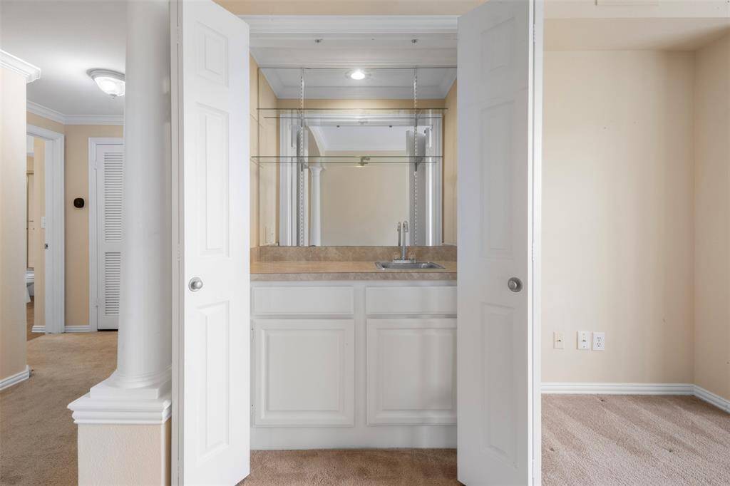 Wet bar
