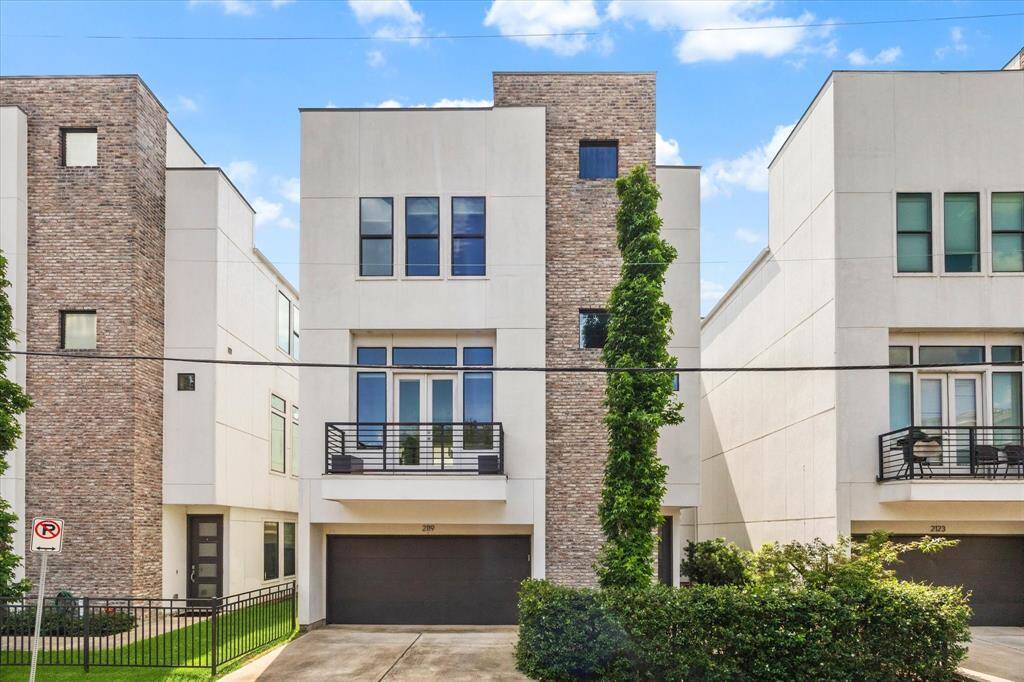 Contemporary living at the heart of the city in the sought after Cottage Grove neighborhood - steps away from Cottage Grove Park!