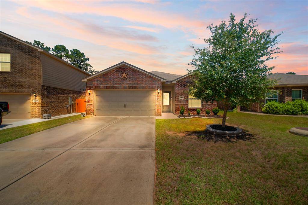 Welcome to 21402 Timberland Field Dr., a charming one-story home in Bauer Landing. With its brick exterior, the curb appeal of the home is outstanding. The home is zoned to Waller ISD!