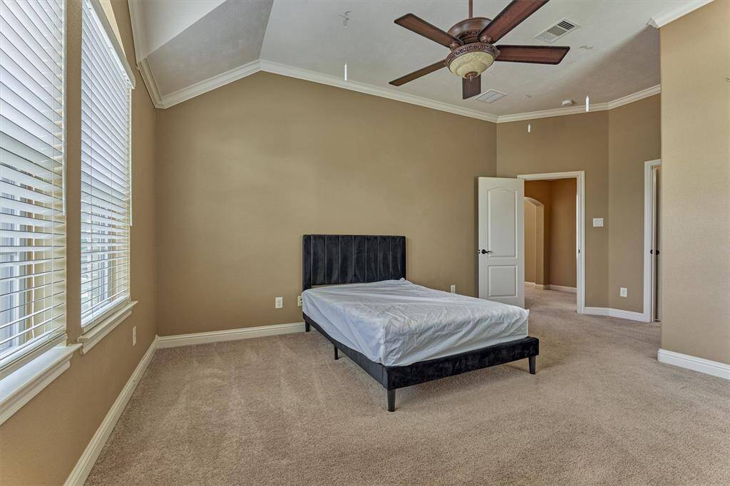 Secondary bedroom also featuring an en-suite bathroom