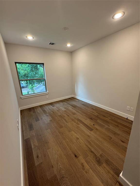 Secondary bedroom