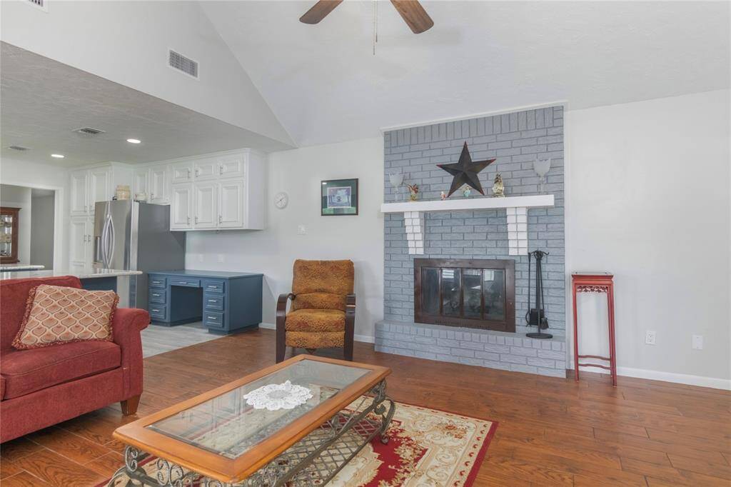 Living room 3