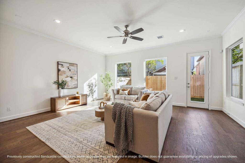 Whether you’re watching the big game or curling up with a good book, this spacious living room gives you the flexibility to make it your own.