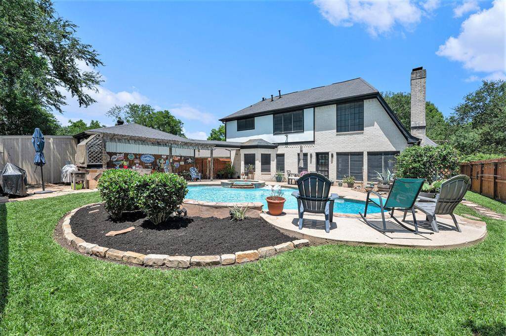 Great area to entertain!