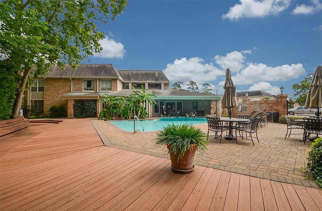 Spacious outdoor area featuring an in-ground pool—ideal for relaxation and entertaining.Note: pool under repairs at the moment