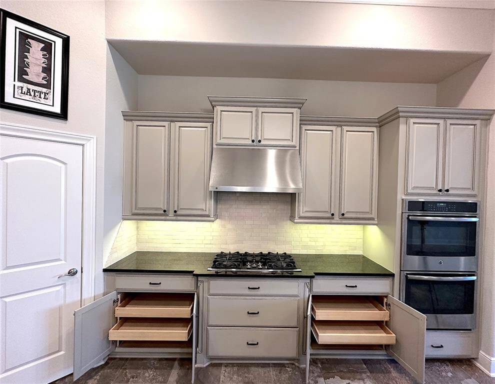 Upgraded pull outs and soft close drawers