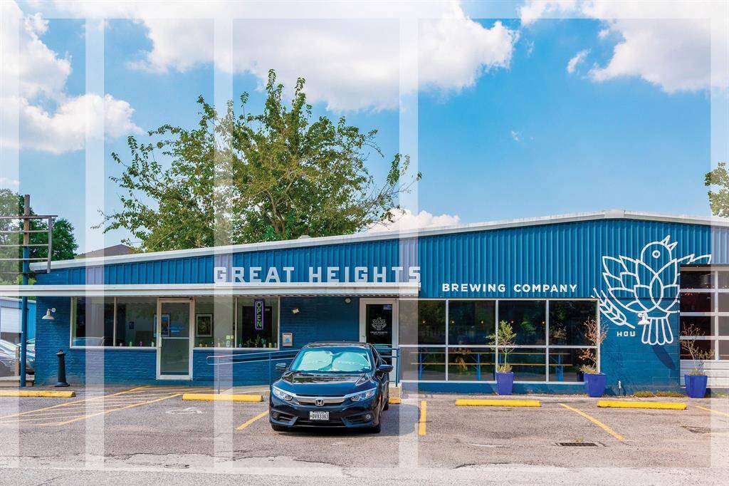 A neighborhood craft beer microbrewery, Great Heights Brewing Co characterizes a laid-back taproom with industrial influences, offering a casual setting to linger and enjoy an ice-cold beer or cider amongst friends.