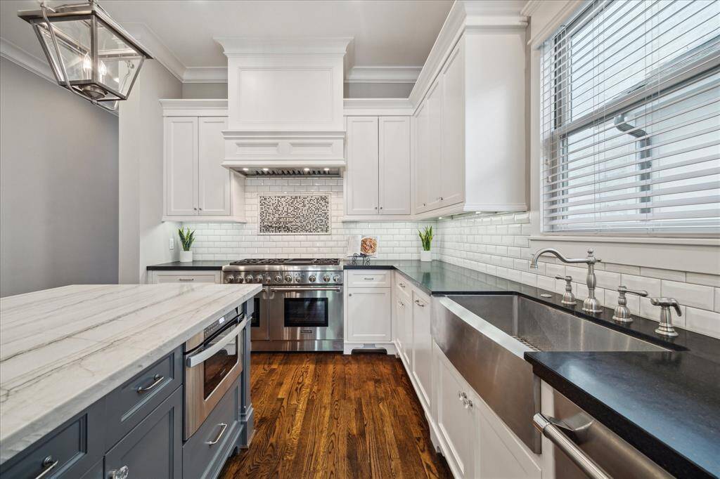 This kitchen is a chefs dream!