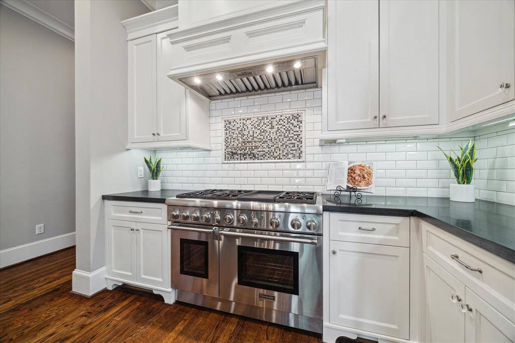Double Thermador oven!