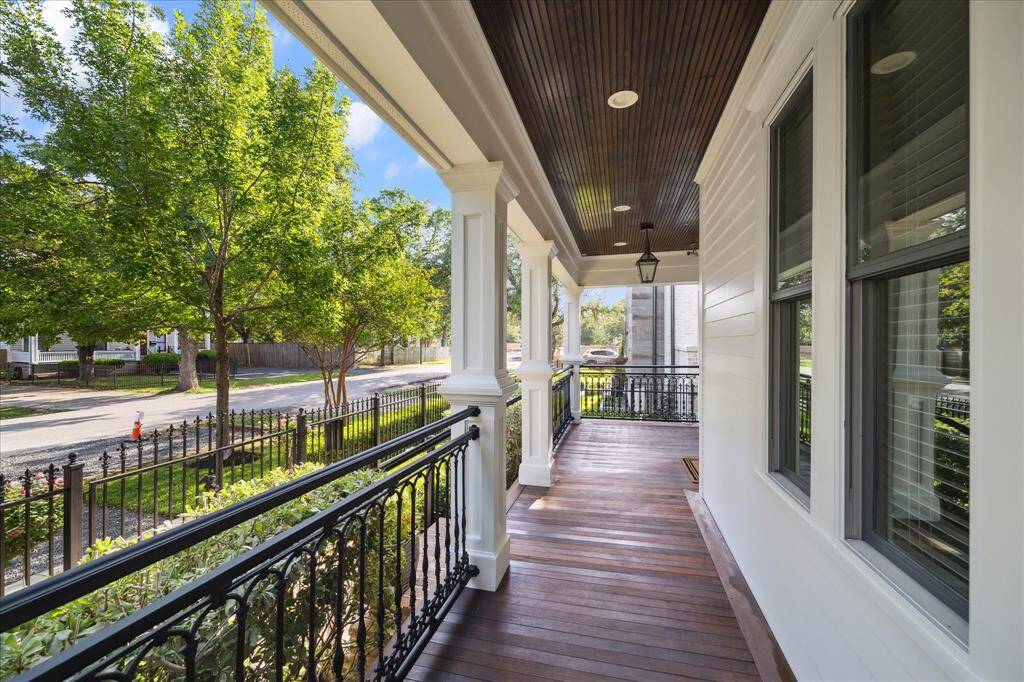 Porch has IPE Brazilian wood.