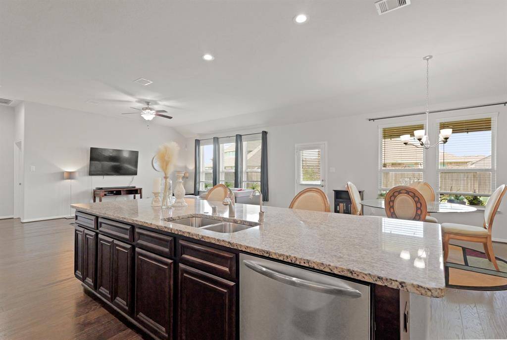 This massive island outshines anything else currently listed in the neighborhood.