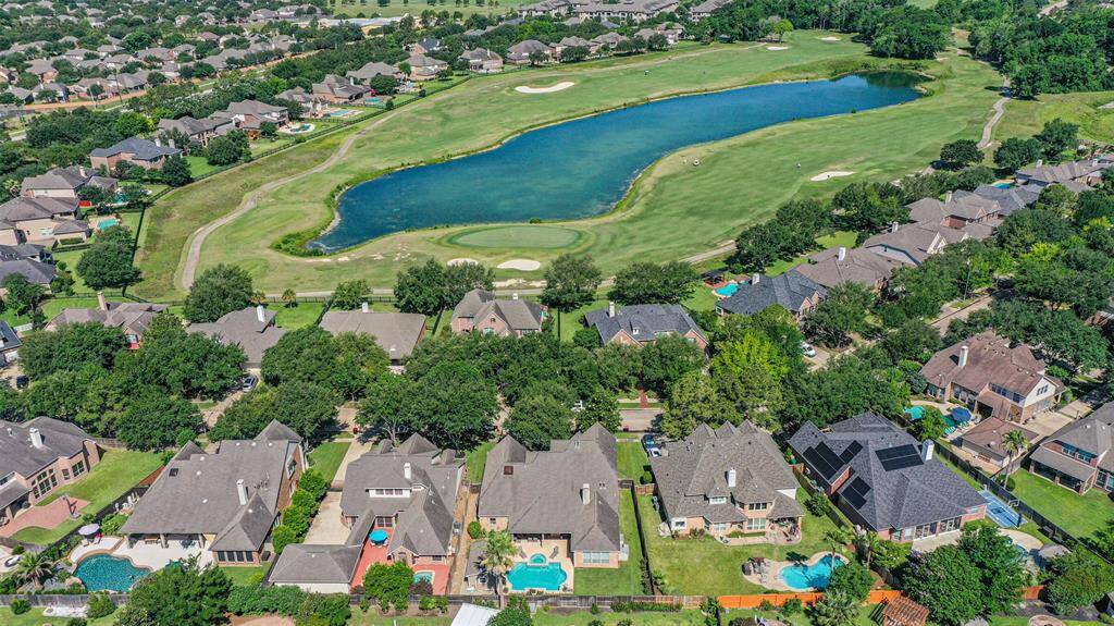 Ideal for golf enthusiasts, your new home is perfectly located near Meadowbrook Farms Golf Course.