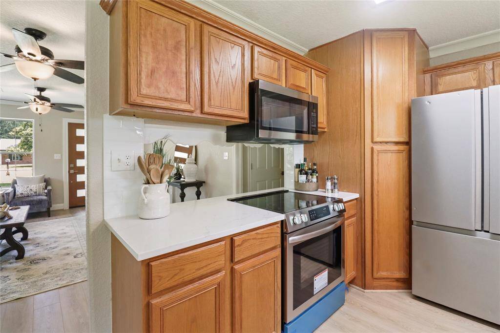 Kitchen with quartz countertops