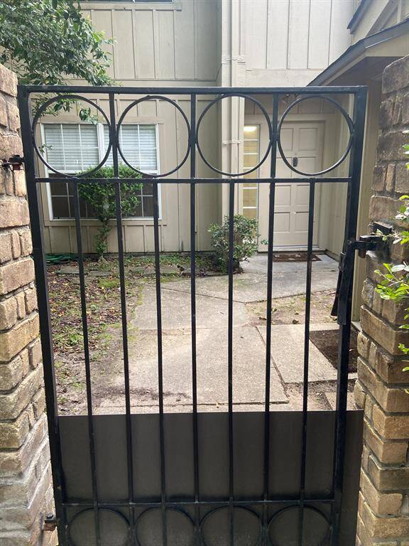 Welcome to your private entry townhouse!