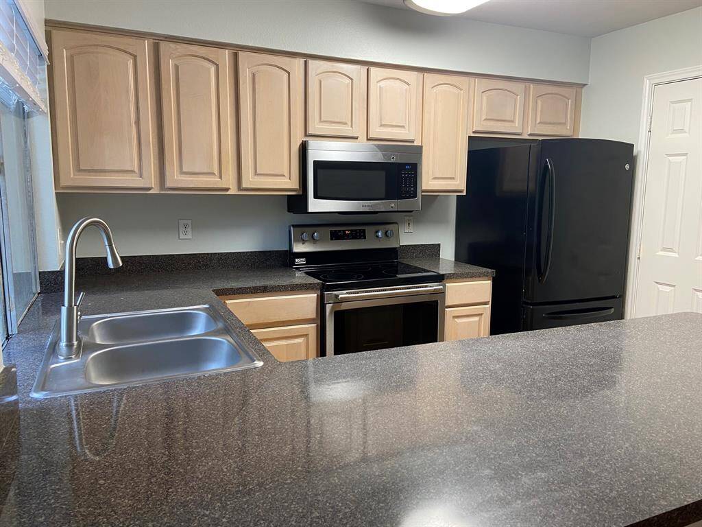Another look at the kitchen.