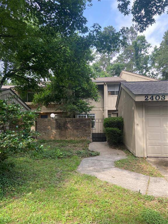 The large common area keeps your front door off the street.