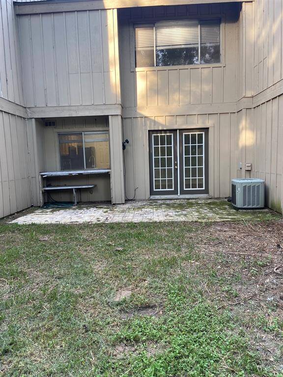 Reverse view of the backyard.