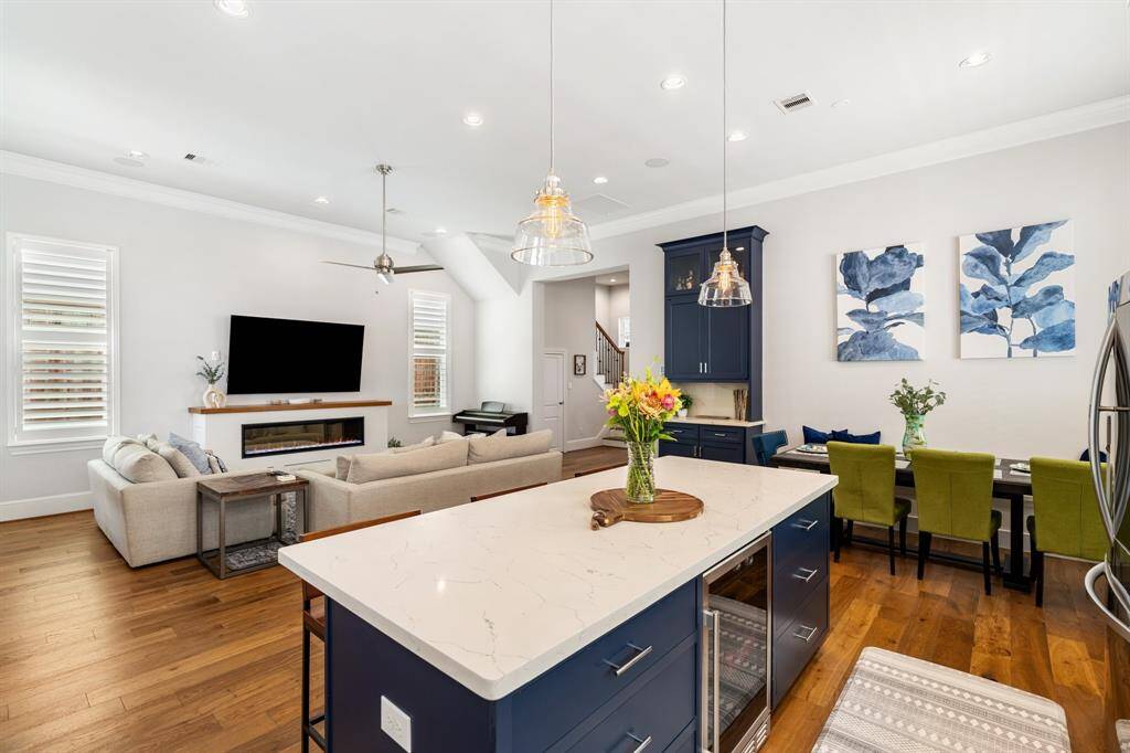 Great Entertaining Space!