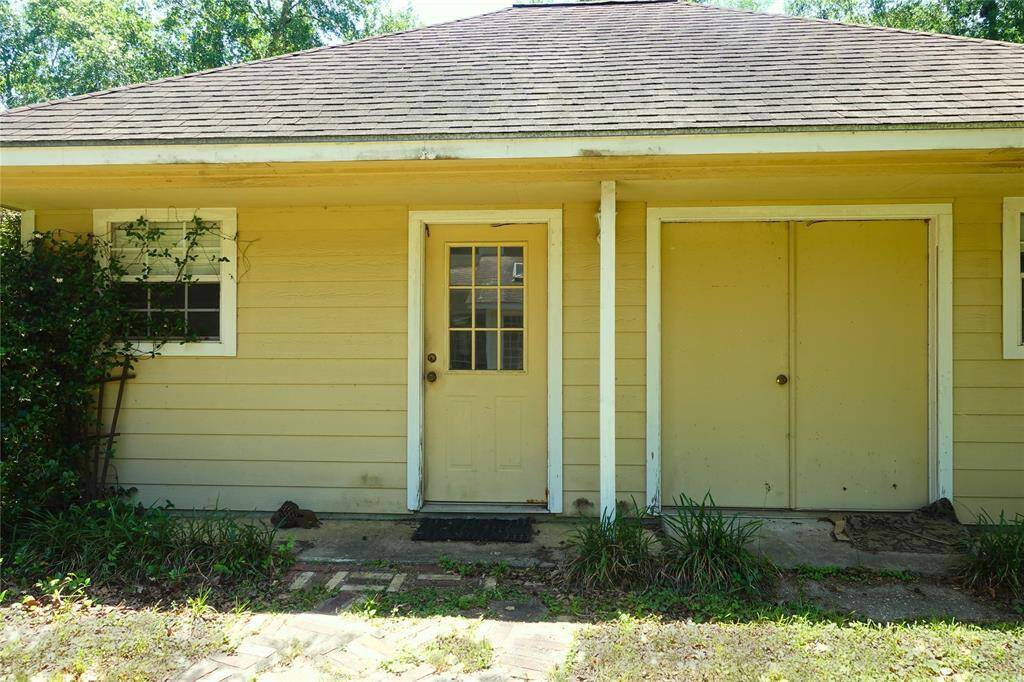 Exterior Entry – Detached Building