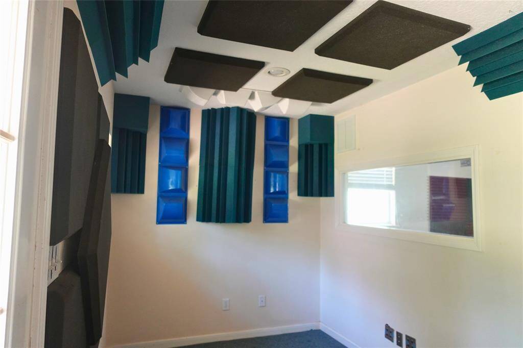 Soundproof Booth/Room