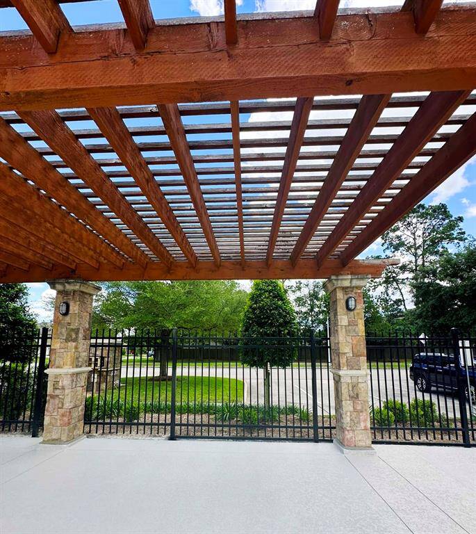 Community Pool - Picnic area