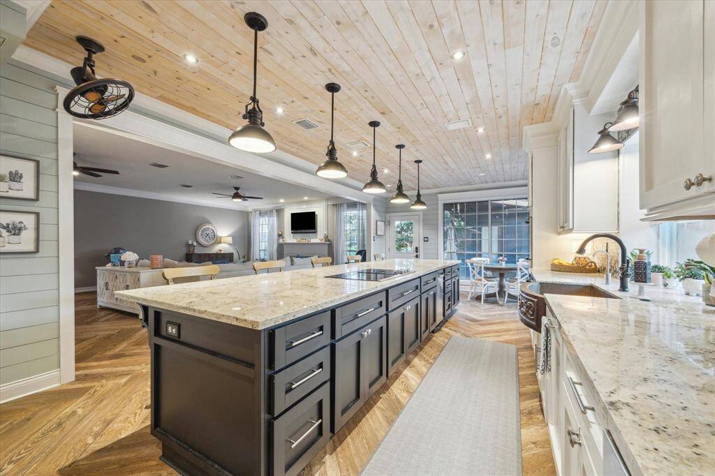 Open-concept and fresh new paint, this kitchen is stunning!