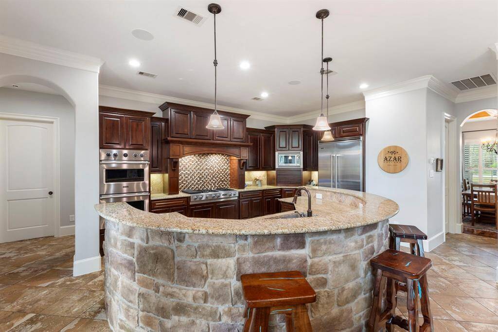 Chefs kitchen with high end viking appliances.