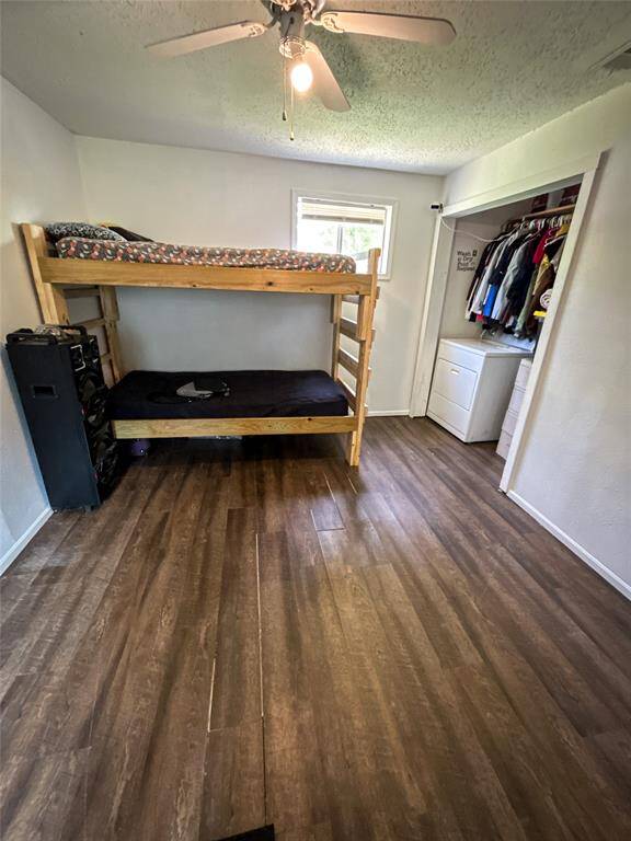 Downstairs bedroom.