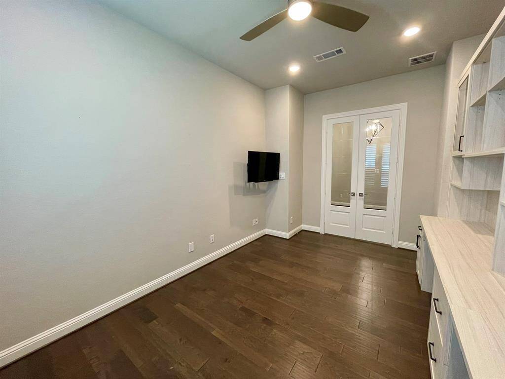 This space could suit dual purposes thanks to its size!