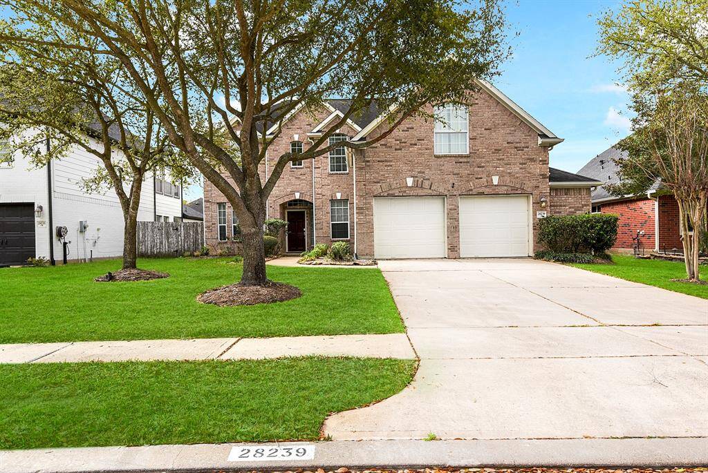 Welcome to this stunning two-story home in the sought-after master-planned community of Firethorne, known for its scenic walking trails and exceptional amenities. This spacious home features 5 bedrooms, 3.5 baths, and a two-car garage with a 5-foot extension, providing ample storage space.