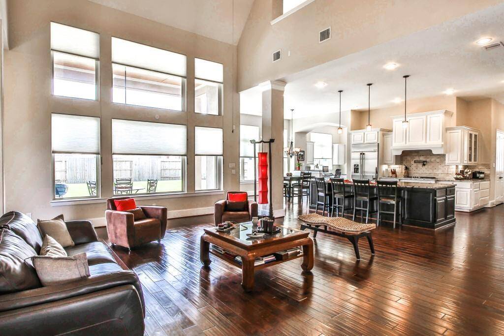 Open concept is great for entertaining...