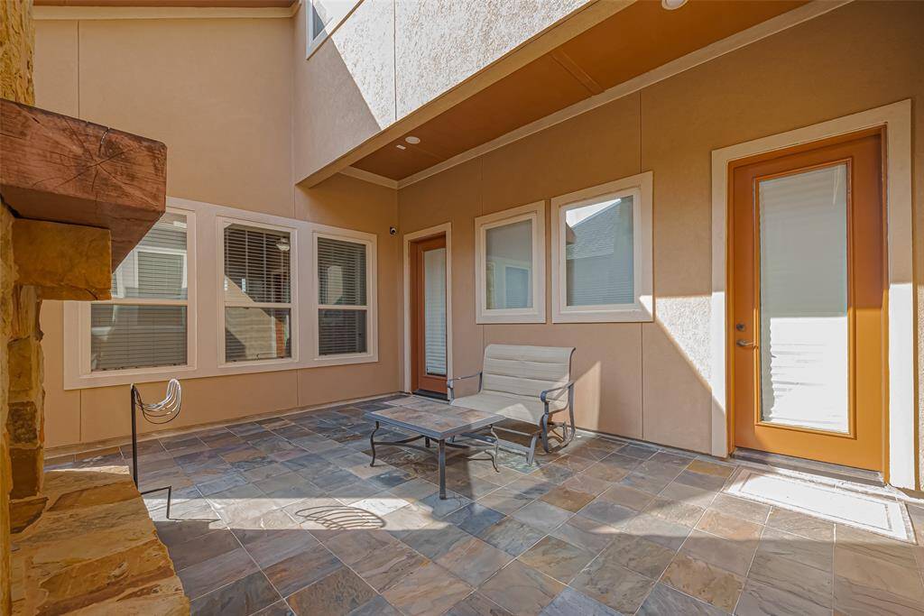 Private outdoor patio..