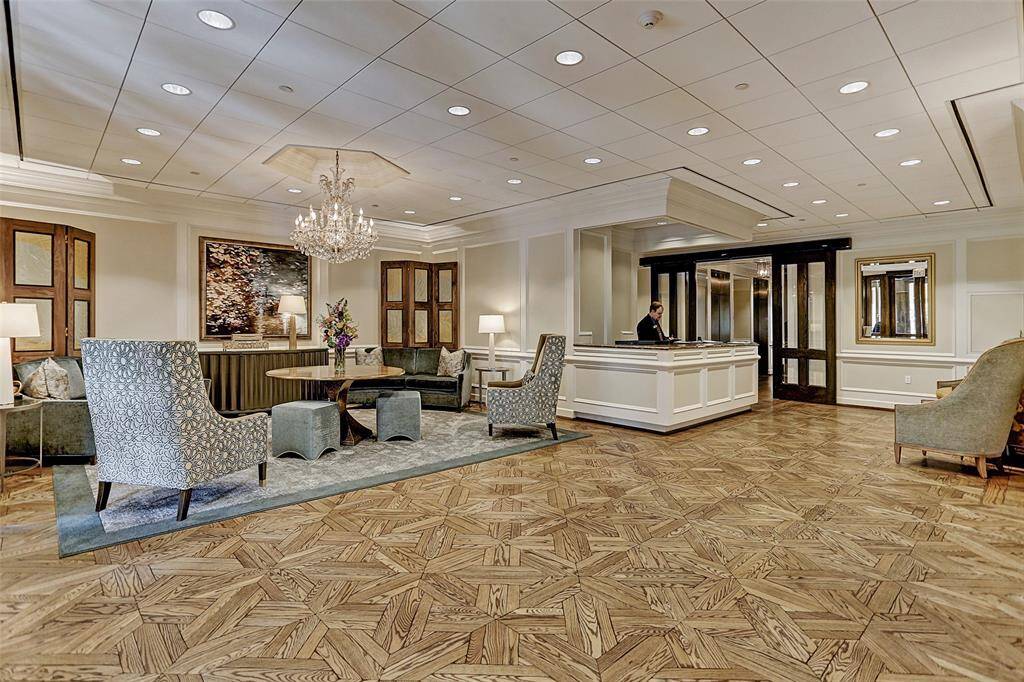 Lamar Tower Lobby with 24/7 front desk concierge for controlled access to receive guests, packages, & deliveries.